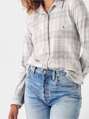 Faherty Legend button up sweater shirt - Ptp 20” for M/L